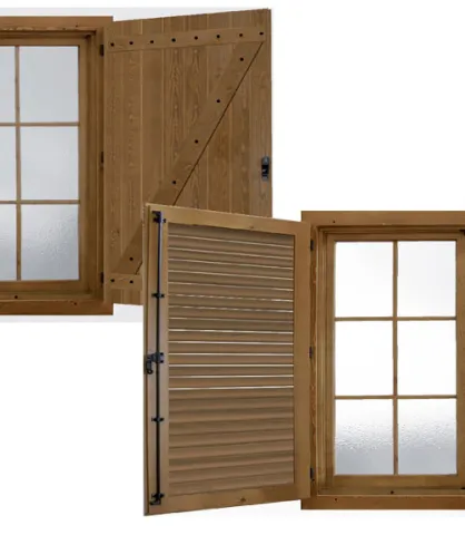ventana de madera con contraventanas en zeta o mallorquina